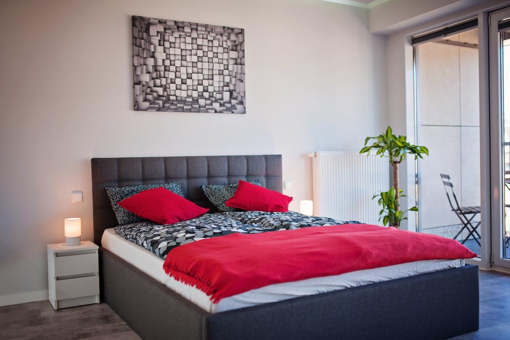 Good Time - Boznicza 1 I Male Garbary 8 * Poznan